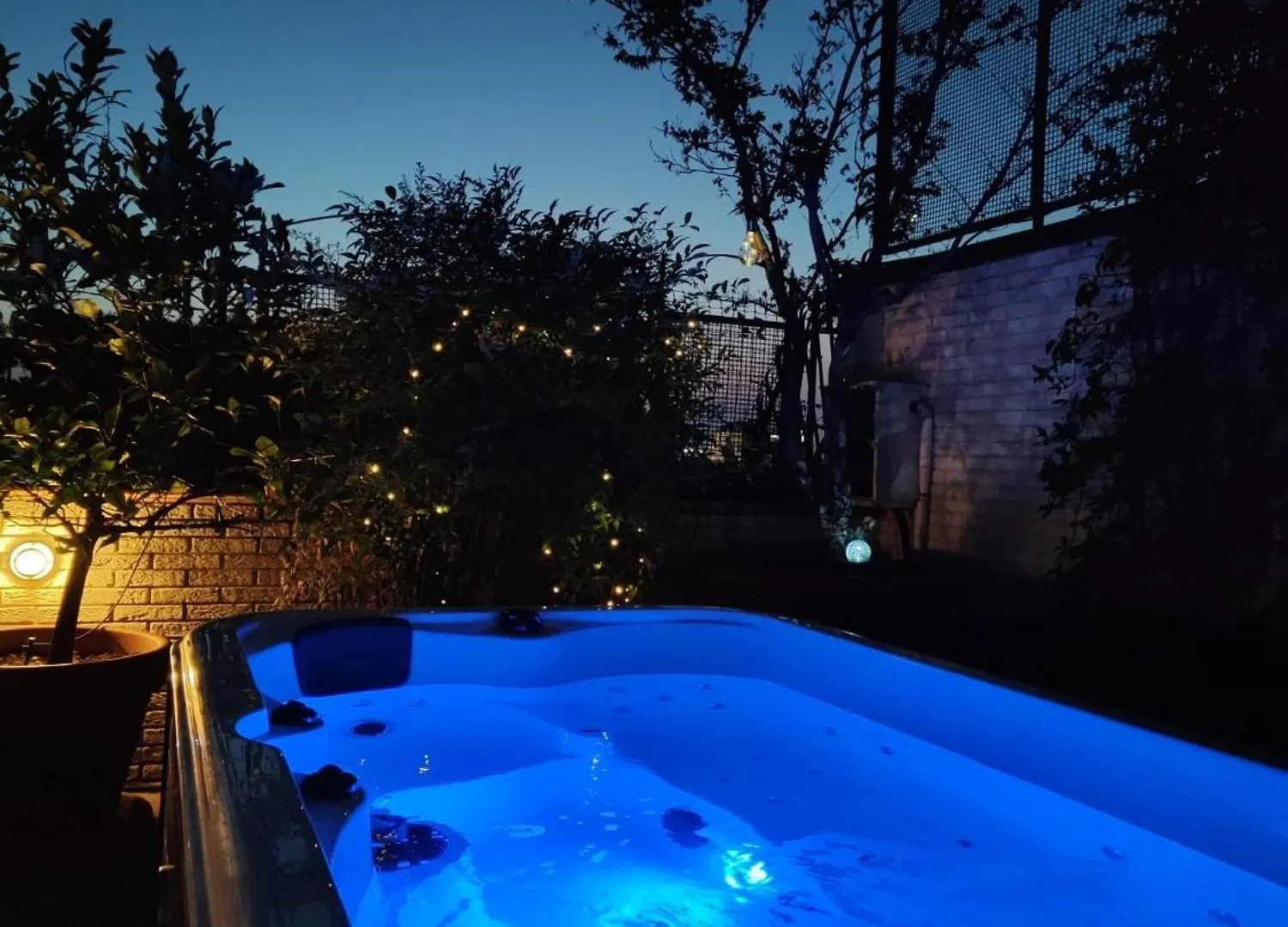 Rooftop Terrace - Elegante Attico Con Idromassaggio ميلان 0*,  إيطاليا